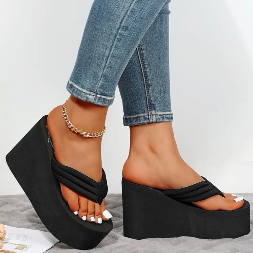 Wedge Flip Flops! Perfect for Summer Fun 😎